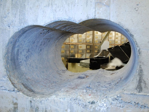 [포토] 英경시청, 영화같은 3200억원 금고털이 현장 공개