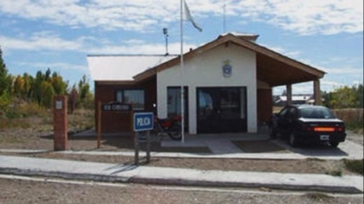 한심한 경찰들...성폭행범에 경찰서 열쇠 맡기고 ‘외출’