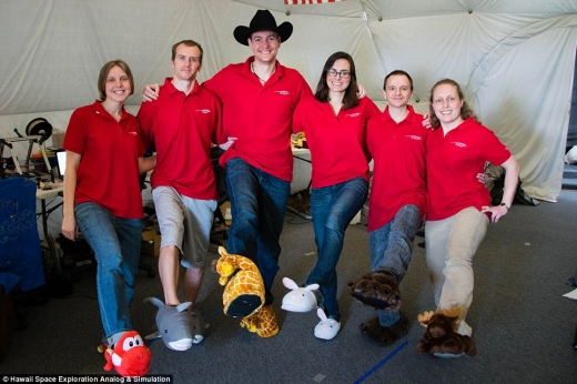 8개월만에 ‘화성’에서 지구로 온 과학자들