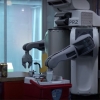 [와우! 과학] 인간 뺨치게 협업, 서빙하는 바텐더· 웨이터 로봇들