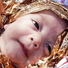 생후8개월 쌍둥이 난민, 가방에 담긴 채 그리스 도착
