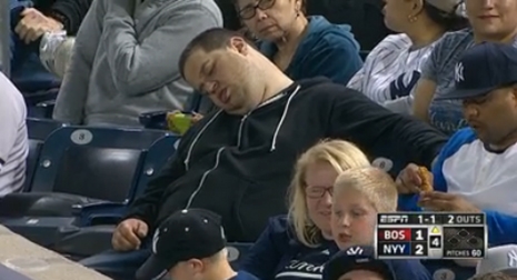 야구장서 조는 모습 방송된 팬 100억 소송…결과는?