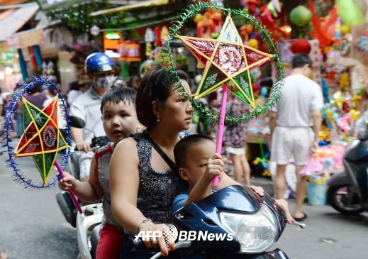 베트남 남아선호 ‘골머리’…”딸만 있으면 수당 준다”
