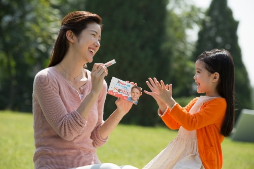 킨더초콜릿, “엄마의 사랑이 담긴 달콤한 이야기!” 손그림자 이벤트!
