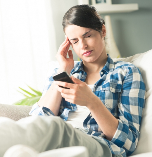 스마트폰 쓰다가 ‘어질’…‘사이버 멀미’ 아시나요