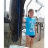 자기 키보다 큰 물고기 잡은 9세 소녀 화제