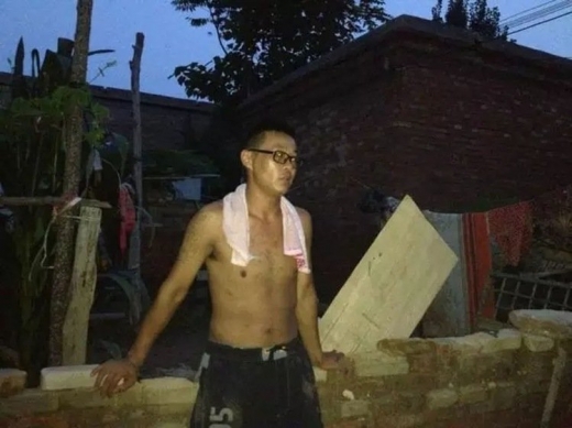 어머니 먼저 구한 中 남편, 이혼 위기…당신이라면?