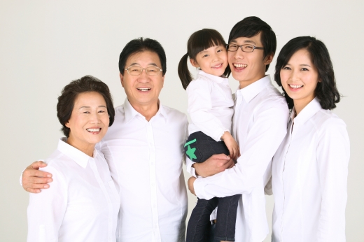 장수 비결? 친구보다 가족관계 비중 높여야(연구)