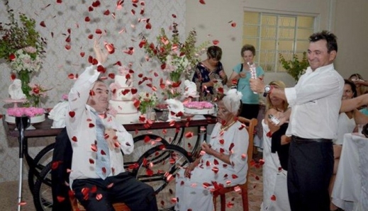 ‘연상연하 커플의 정석’ …106살 신부, 66살 신랑