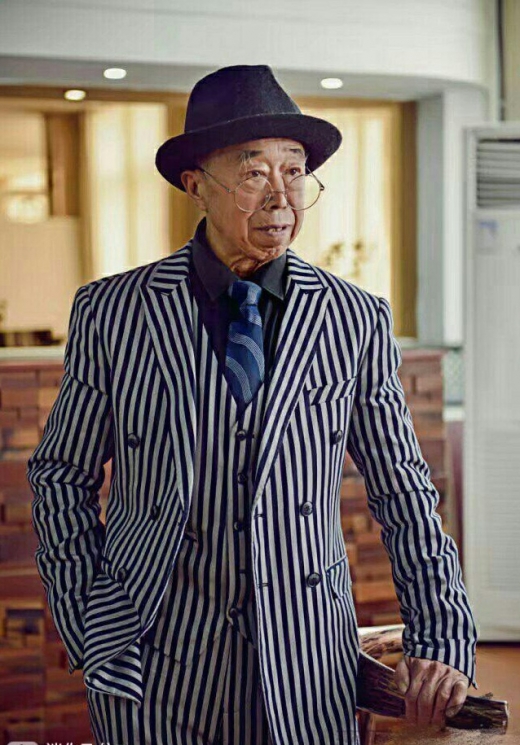 중국 감동시킨 ‘패셔니스타’ 청소부 할아버지 화제