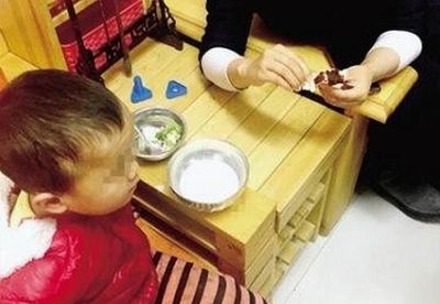 ‘엉뚱한’ 유치원에 아이 데려다준 무심한 中 아빠