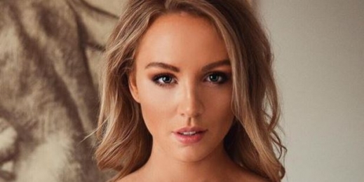 화려하고 아름다운 모델…무대 뒤 구차한 현실