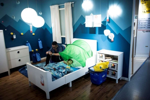 무더위 속 이케아로 피서간 중국인들…낮잠족 기승