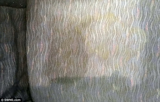 英 남성, 소변 젖은 좌석에서 11시간 비행