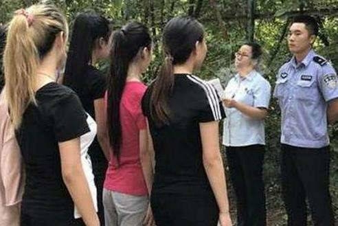 中, 학교폭력 10대 여학생 14명 징역형에 군사훈련