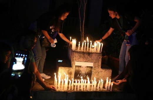 ‘8살 무슬림 소녀 성폭행’ 인도, 시위 막으려 인터넷도 차단