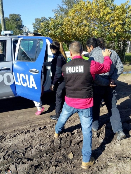 [여기는 남미] 식료품 받고 자식 8명 넘긴 인면수심 부모 쇠고랑