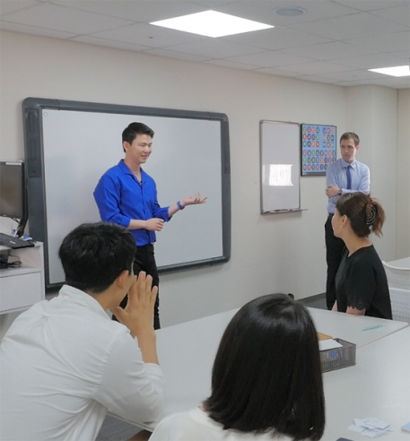 영국 사투리 달인, 유튜버 ‘코리안 빌리’ 영국문화원 수업 1일 조교로 깜짝 등장