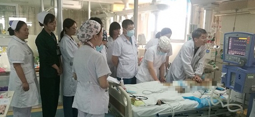 의사 30명, 3만 번 릴레이 심폐소생술로 8세 소년 살려내다