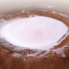 화성에서 온 ‘크리스마스 카드’…지름 82㎞ 운석구덩이 포착