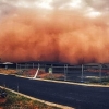 호주에 불어닥친 시뻘건 모래 폭풍…400㎞ 지역 휩쓸어