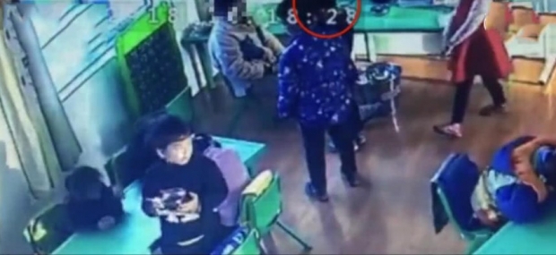 [여기는 중국] ‘상습 폭행’ 유치원교사 알고보니 13세 미성년자