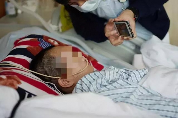 [월드피플+] 식물인간 상태서 딸 출산한 여성, 기적적으로 눈을 뜨다