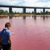 자연의 저주?…딸기우유 색깔로 변한 멜버른 소금 호수