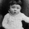 이 아기는 커서 악인이 됩니다…히틀러 출생 130년의 기록