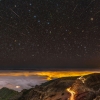 [우주를 보다] 유성우와 혜성 그리고 북두칠성이 담긴 환상적인 밤하늘