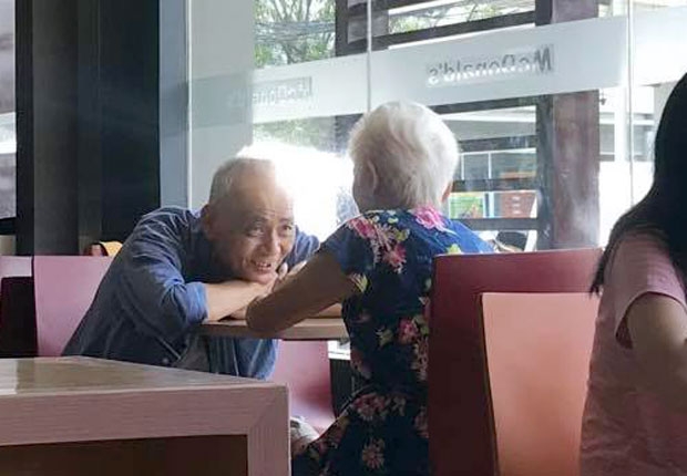 늙은 아내 바라보는 노인의 애틋한 눈빛… “우리도 이들처럼”