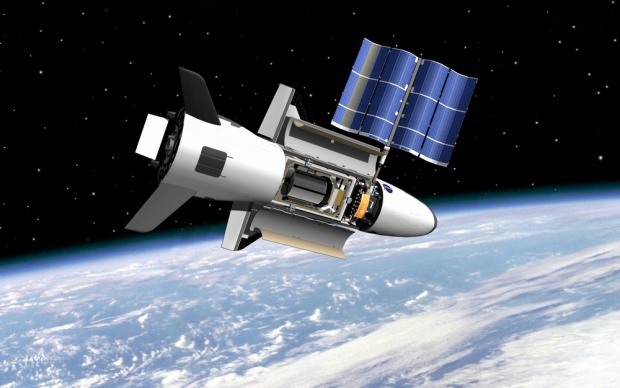 [핵잼 사이언스] 美 무인 비밀 우주왕복선 ‘X-37B’ 지상 카메라에 포착
