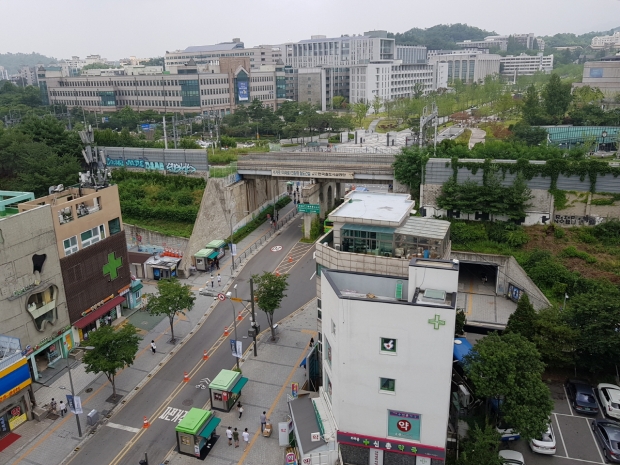[윤기자의 콕 찍어주는 그곳] 응답하라, 90년대 청춘들이여 - 서울 신촌(新村) 거리