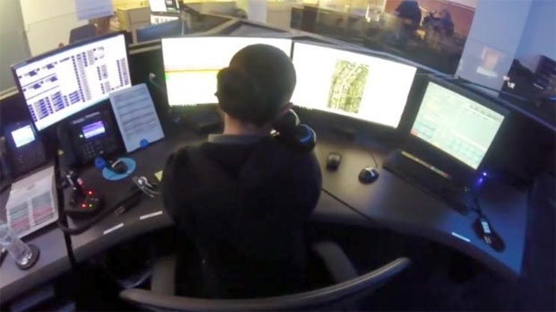 근무 중 넷플릭스 보다가…美 911센터 직원, 총격 신고 늑장대응