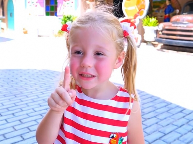 러 5세 아이, 가장 돈 많이 번 유튜버 3위…얼마 벌었을까