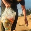 “플라스틱 쓰레기를 쌀로 바꿔 드립니다” 印 ‘쓰레기 카페’ 성황