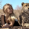 치타들과 낮잠까지…21세 아프리카 여성 화제