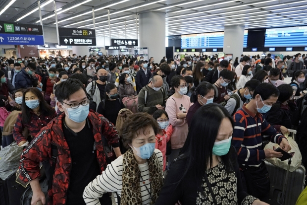 우한 폐렴, 마스크 쓰면 막는다? 바이러스 전문가들 의견보니…