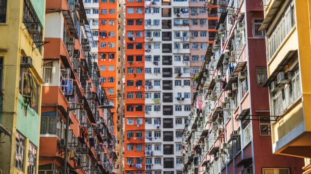[여기는 중국] 홍콩서 집 사려면 ‘20년 8개월 먹지 않고 저축해야’