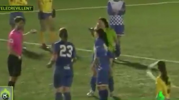 스페인 여자축구경기 심판, 경기 내내 여성비하발언 논란