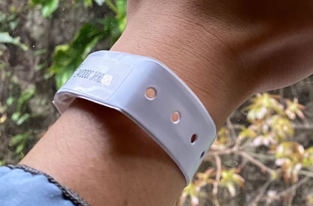 자가격리 잘하나?…전자팔찌까지 도입해 입국자 추적나선 홍콩