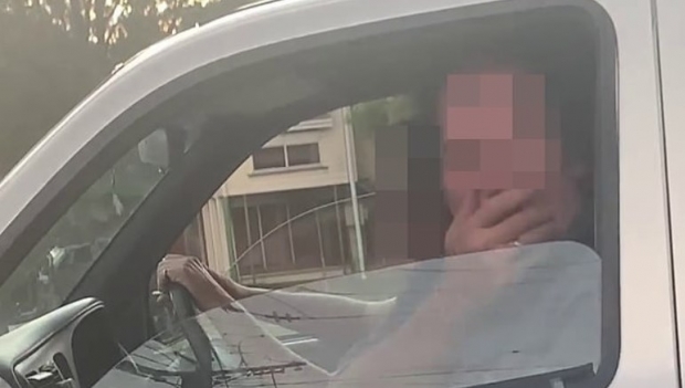 [여기는 호주] 한국인 운전자에게 기침 흉내내며 조롱하는 백인男