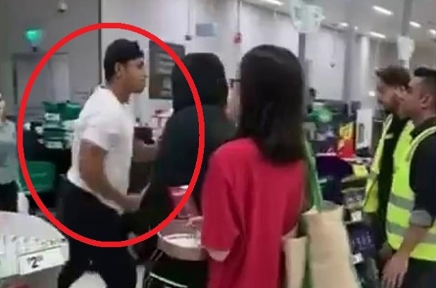 [여기는 호주] “퉤!”…마트 경비원에게 침 뱉고 주먹으로 때린 남성