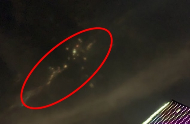 中 밤하늘에 나타난 미스터리 빛무리…UFO? 자연현상?(영상)