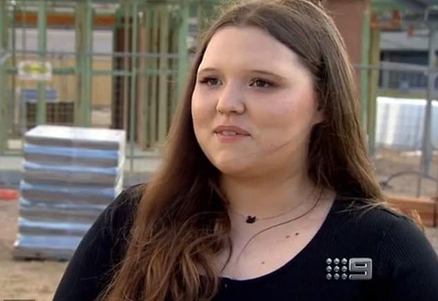 [월드피플+] 알바로 한푼 두푼…부모 도움 없이 내집 마련한 19세 여성