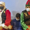 “잡았다!”…선물 대신 수갑 내민 ‘산타 경찰’, 마약 소굴 소탕