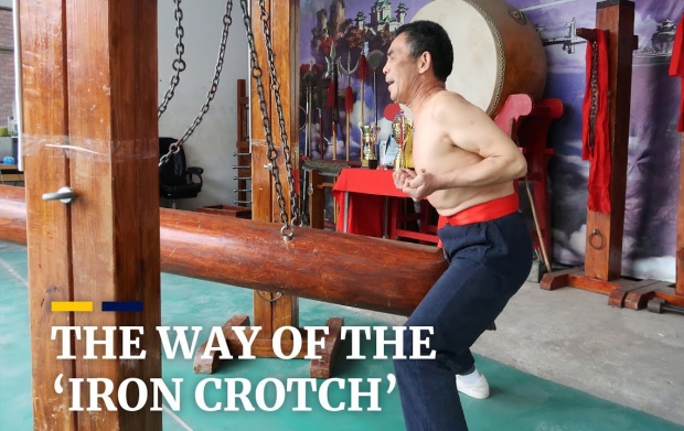 [이슈플릭스] 보기만 해도 아파…급소로 통나무 받아내는 中 무술 고수