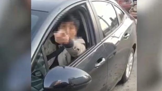 [여기는 중국] “내가 누군 줄 알고 감히!”…방역 요원 위협한 최악의 갑질男