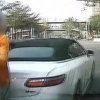 [여기는 중국] 길막고 택시기사 폭행한 벤츠남 “돈으로 다 물어줄게”