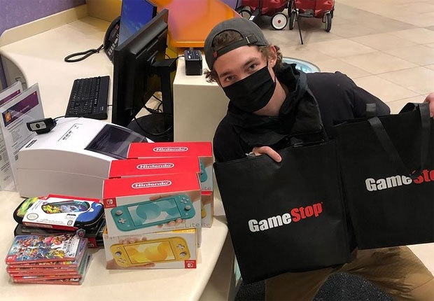 월가 혼쭐낸 게임스톱 ‘학생 개미’, 주식 차익으로 기부 선행